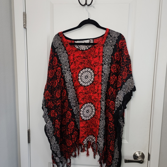 5/$30 Bohemian Print Caftan Style Tunic Top - Picture 5 of 5